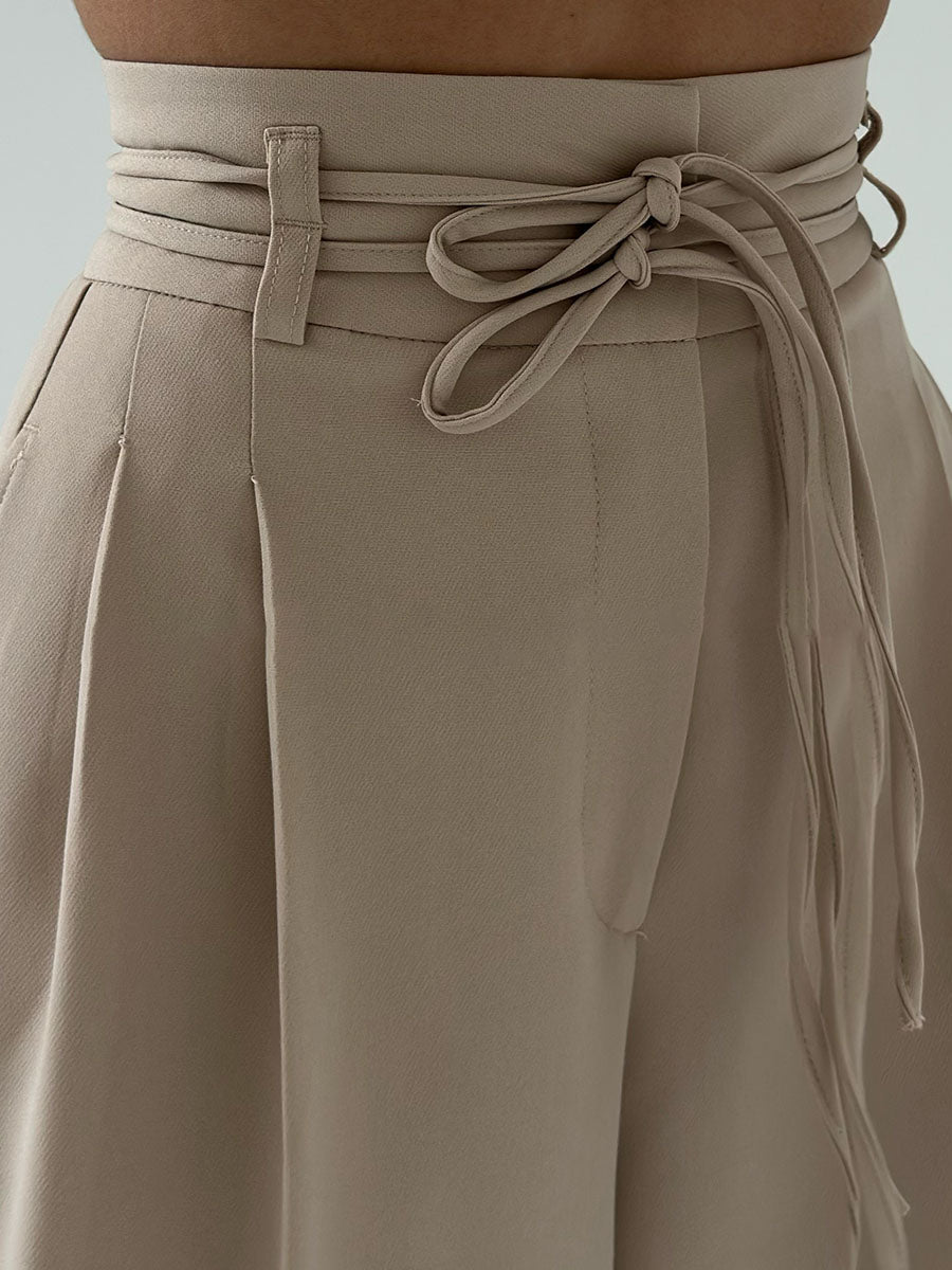 LENA – Weit geschnittene High-Waist-Hose