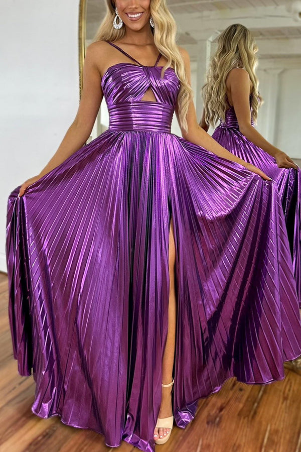 Elfriede Metallic Maxikleid mit Kreuzträgern, Cut-Out, Schlitz und Faltenrock im Queen-Stil