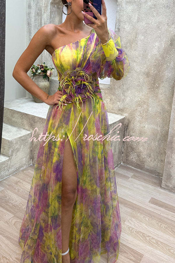 Cosima Tüll-Maxikleid mit Blumenmuster, Falten, One-Shoulder-Ärmel und Beinschlitz