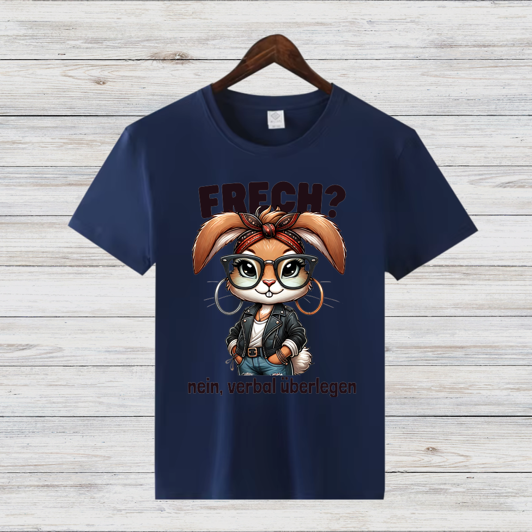 Frech? Nein, verbal überlegen | Lustiges Damen-Shirt | Statement-Shirt mit coolem Hasen-Design | Perfekt für den Winter