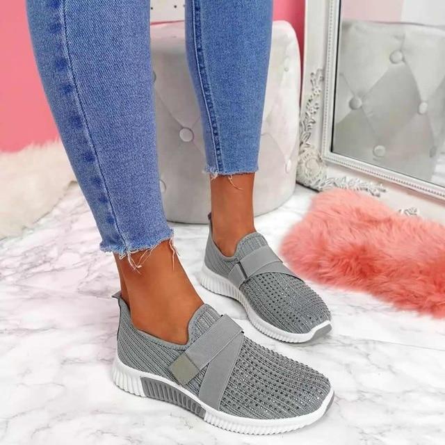 Damen Slip-On Sneaker mit Klettverschluss | Bequeme Freizeitschuhe mit Dämpfender Sohle | Leicht & Atmungsaktiv | Velina