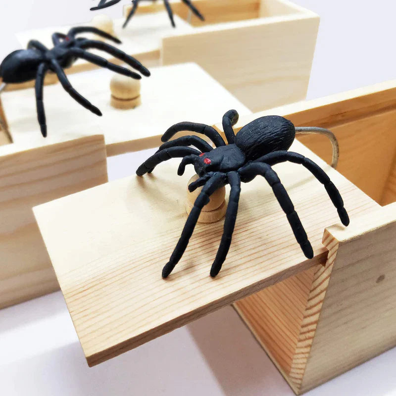 SchreckSchachtel™ / Die Ultimative Spinnen-Streichbox