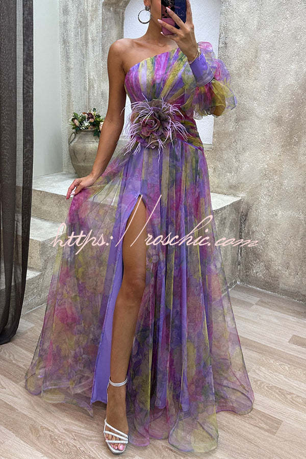 Cosima Tüll-Maxikleid mit Blumenmuster, Falten, One-Shoulder-Ärmel und Beinschlitz