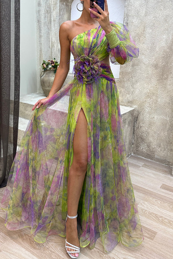 Cosima Tüll-Maxikleid mit Blumenmuster, Falten, One-Shoulder-Ärmel und Beinschlitz