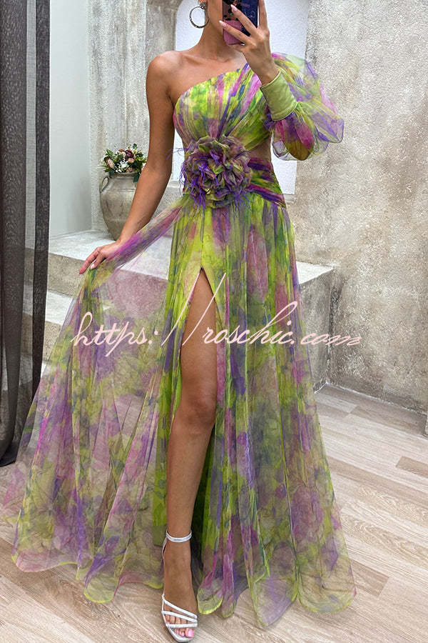 Cosima Tüll-Maxikleid mit Blumenmuster, Falten, One-Shoulder-Ärmel und Beinschlitz