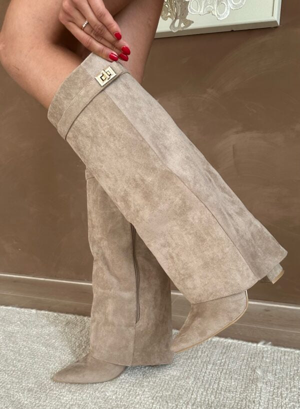 ChicSchritt™ / Absatzstiefel mit trendiger Silhouette