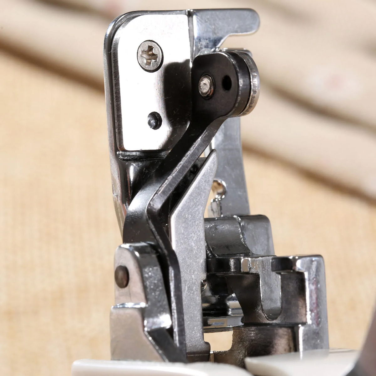 StitchMate / Professionelles Nähen und Schneiden in einem Schritt kombiniert