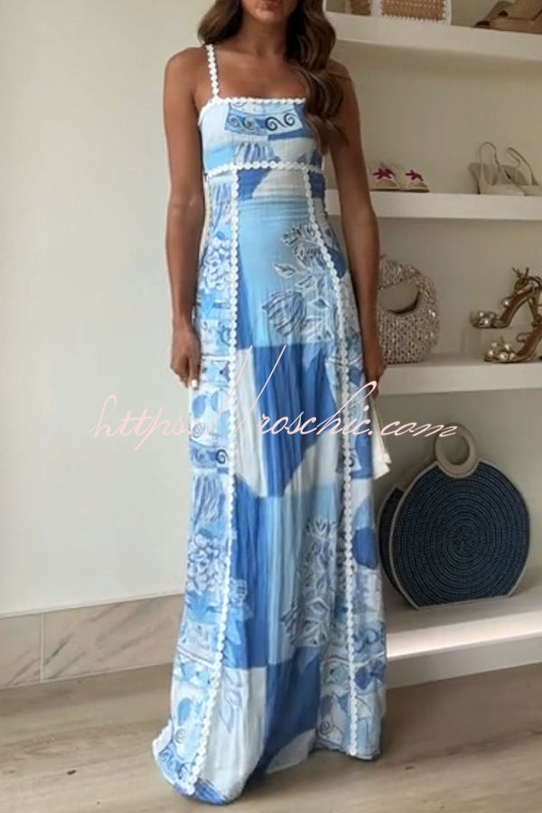 Loretta Leinen-Maxikleid mit einzigartigem Druck, Rückenschnürung und ausgestelltem Schnitt