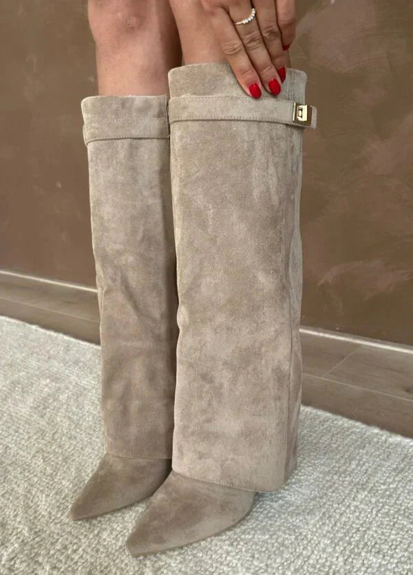 ChicSchritt™ / Absatzstiefel mit trendiger Silhouette