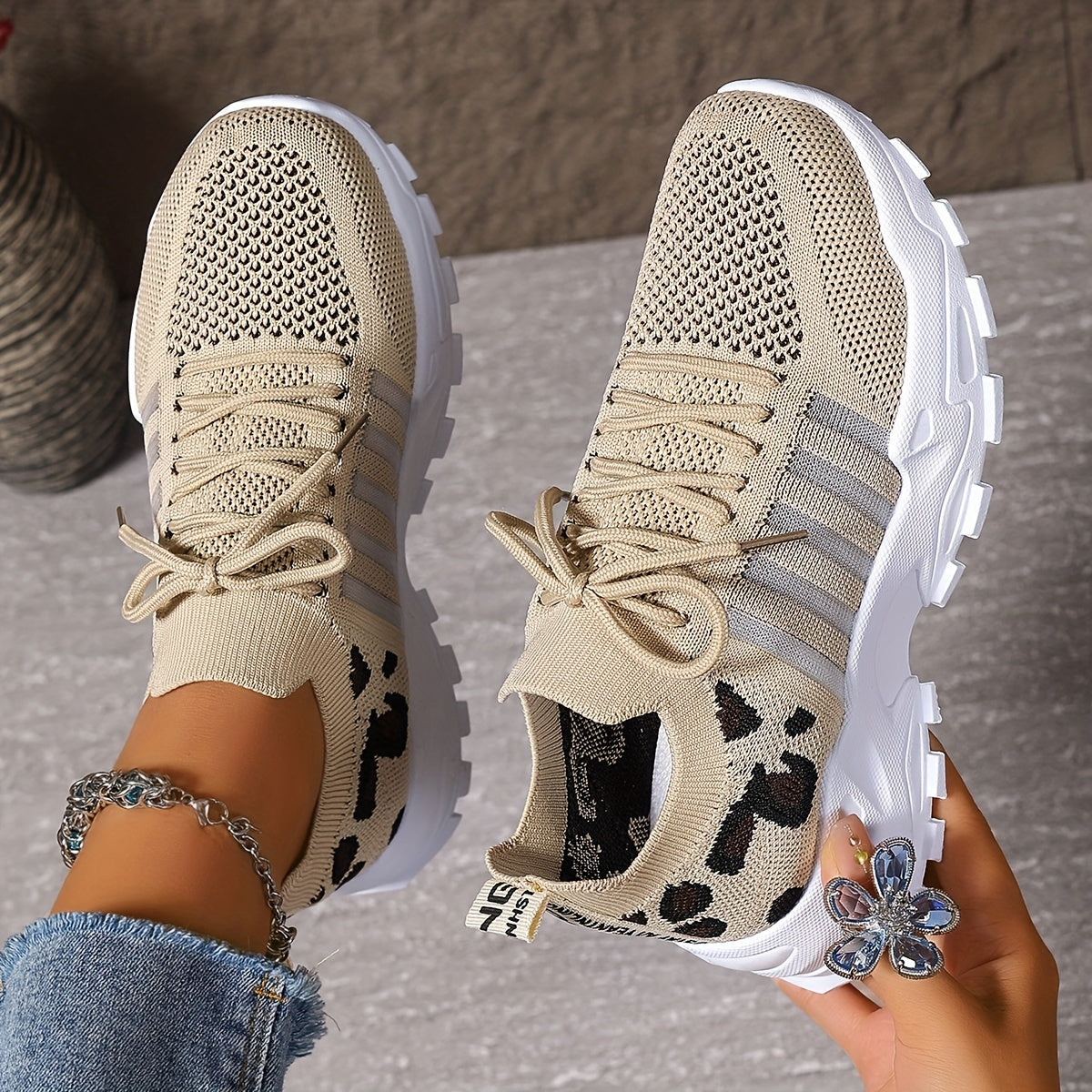 Damen Orthopädie-Sneaker mit breiter Zehenbox | Leichtes Mesh & stoßdämpfende Sohle | Rutschfest für Alltag & lange Wege