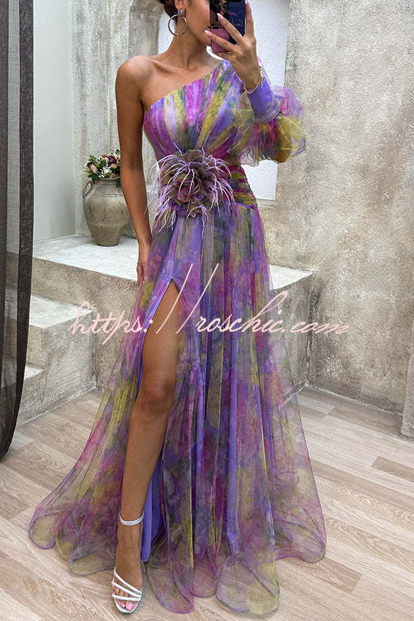 Cosima Tüll-Maxikleid mit Blumenmuster, Falten, One-Shoulder-Ärmel und Beinschlitz
