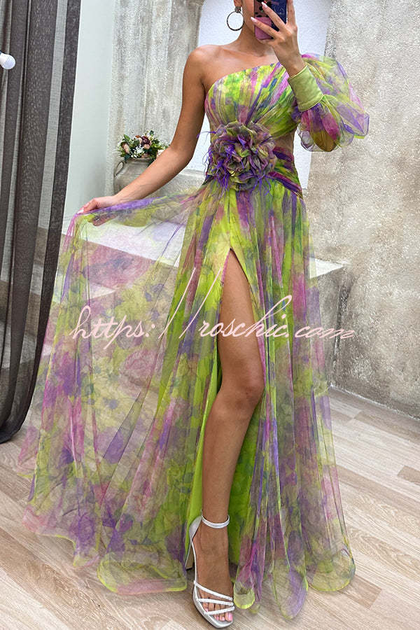 Cosima Tüll-Maxikleid mit Blumenmuster, Falten, One-Shoulder-Ärmel und Beinschlitz
