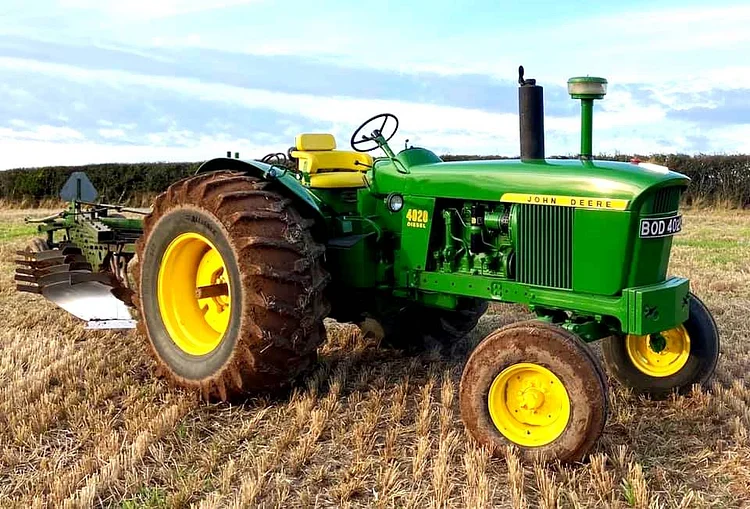 DeereDrink™ / John Deere 4020 Traktor-Whiskeyflasche - Sopheria