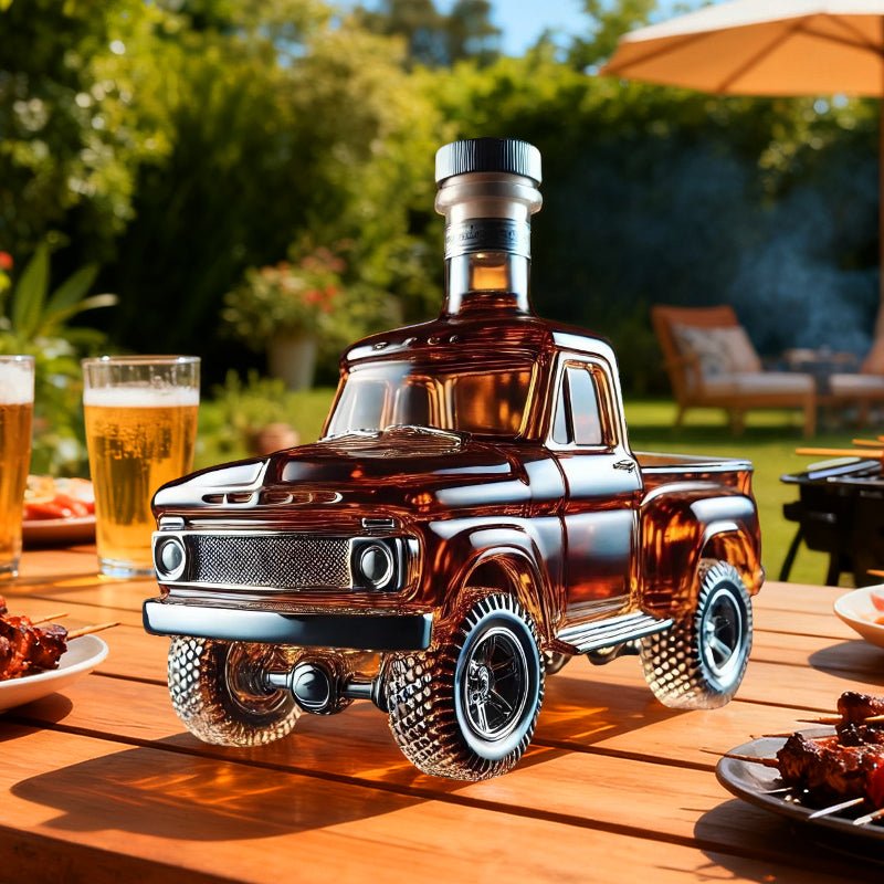 FahrerFlasche™ / Whiskeyflasche im Retro-Auto-Design - Sopheria