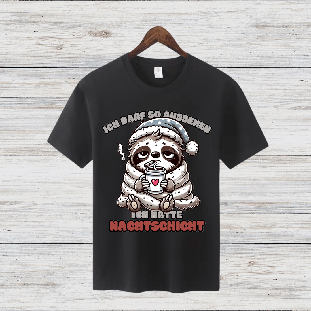 Faultier Nachtschicht | Lustiges Wintershirt | Humorvolles Design für kalte Tage | Statement Shirt | Damen T-Shirt - Sopheria