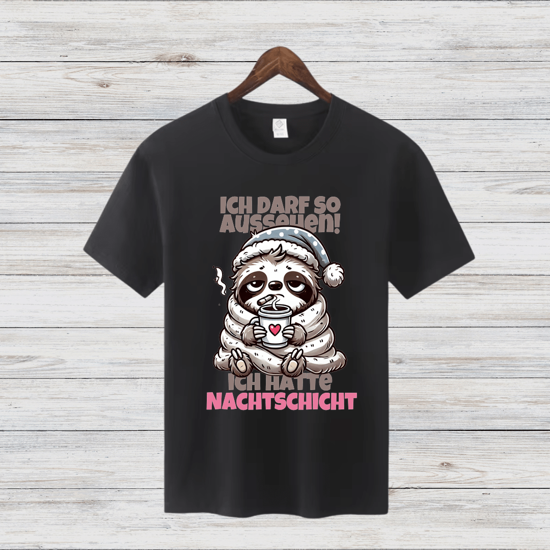 Faultier Nachtschicht Shirt | Lustiges Winterdesign | Humorvolles Statement Shirt | Bequemes Baumwollshirt für kalte Tage - Sopheria