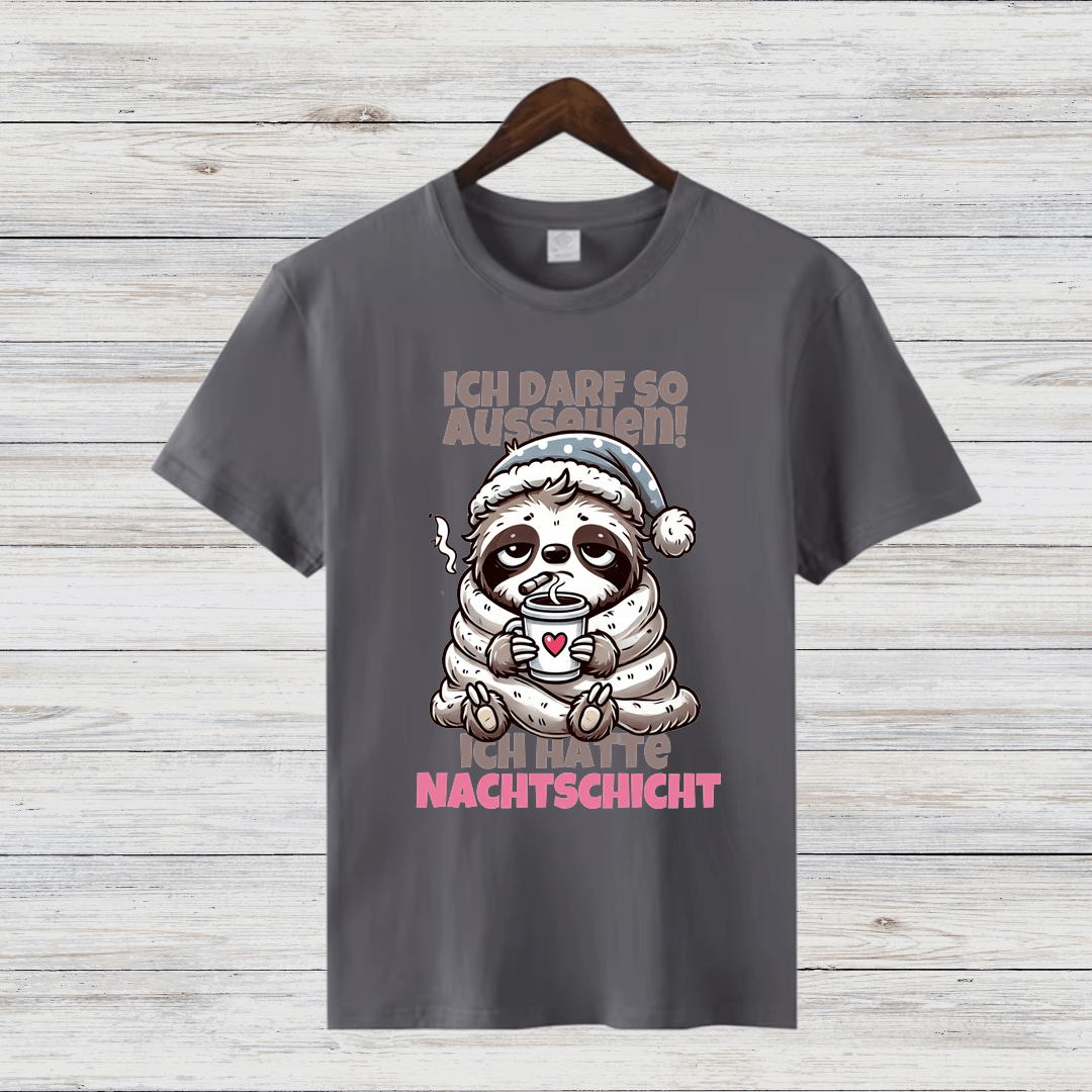 Faultier Nachtschicht Shirt | Lustiges Winterdesign | Humorvolles Statement Shirt | Bequemes Baumwollshirt für kalte Tage - Sopheria