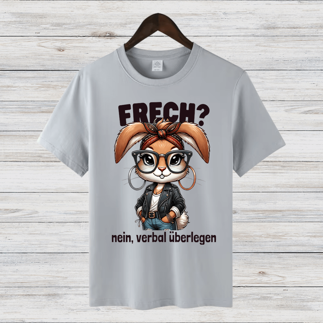 Frech? Nein, verbal überlegen | Lustiges Damen-Shirt | Statement-Shirt mit coolem Hasen-Design | Perfekt für den Winter - Sopheria