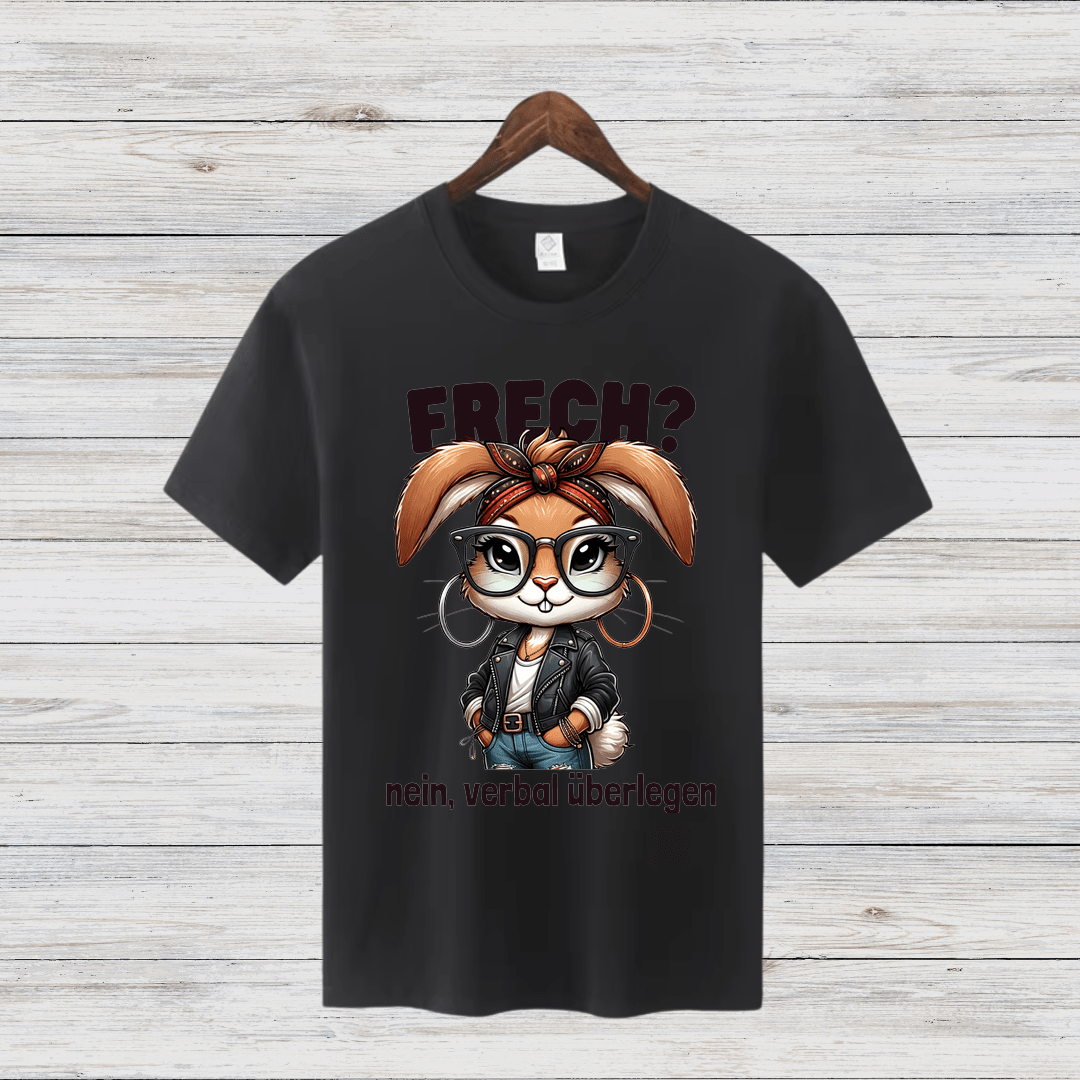 Frech? Nein, verbal überlegen | Lustiges Damen-Shirt | Statement-Shirt mit coolem Hasen-Design | Perfekt für den Winter - Sopheria