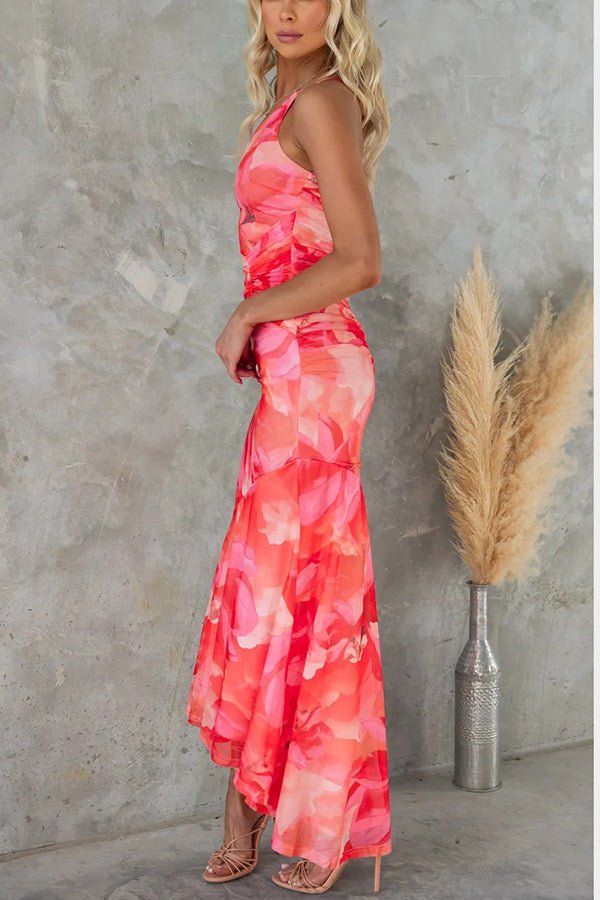 Friederike Asymmetrisches Maxikleid aus Netzstoff mit Blumenmuster und Raffung - Sopheria
