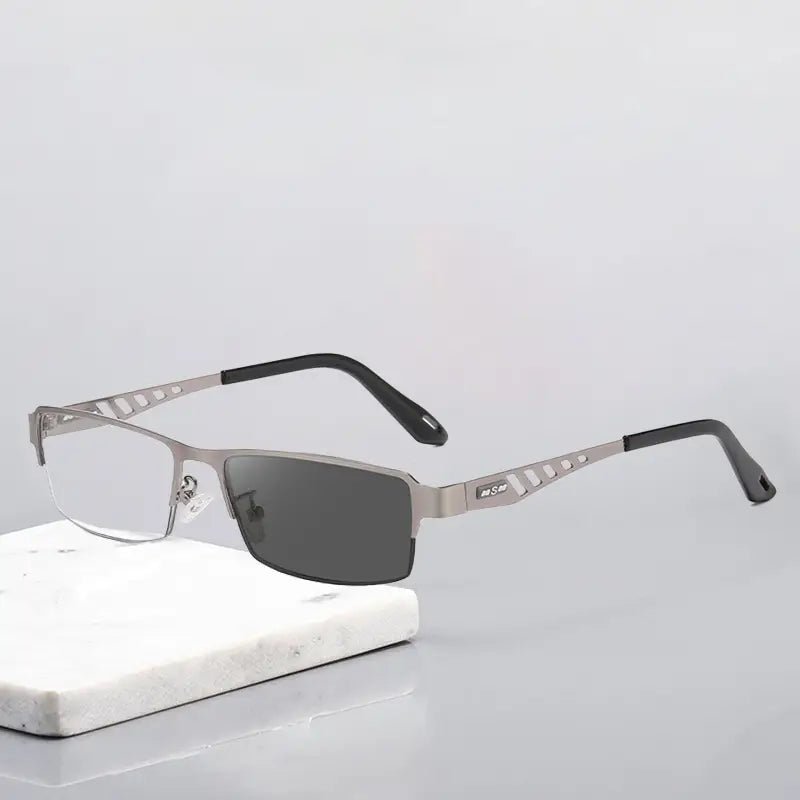 GloGläser™ / Die All-in-One-Sehbrille – Sehen Sie alles, tragen Sie nur ein Paar - Sopheria