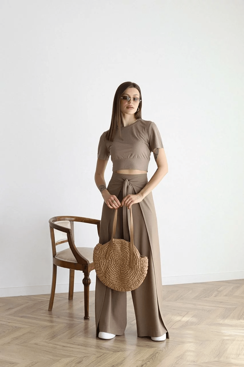 Heidemarie – Weit geschnittene Leinenhose mit Wickeloptik - Sopheria