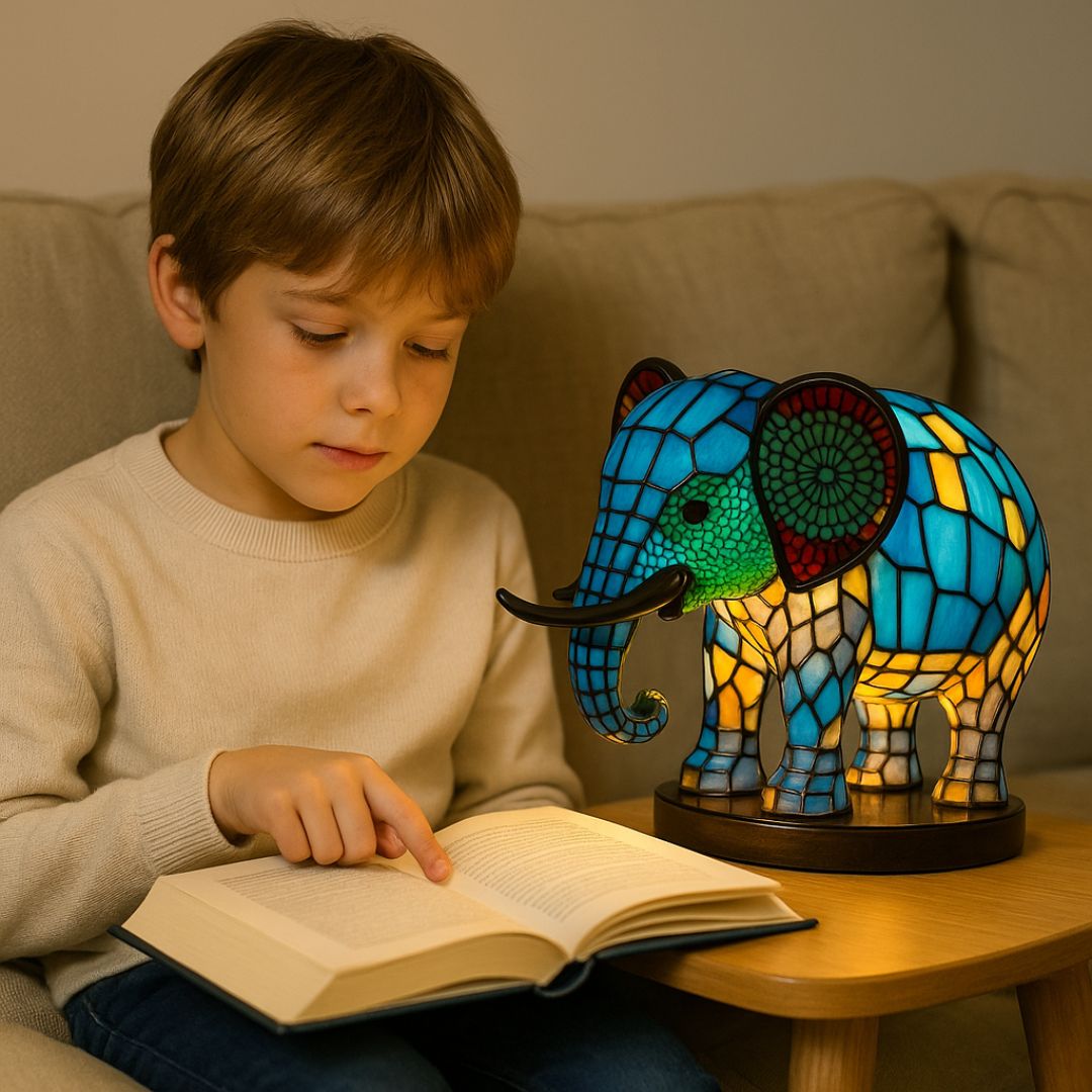 LeuchtElefant - handgefertigte Lampe, die Herzen erstrahlen lässt - Sopheria