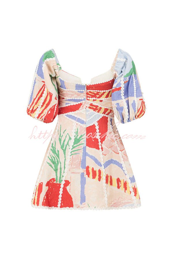 Lina Leinenmix-Minikleid mit Puffärmeln, einzigartigem Muster und Zierborten - Sopheria