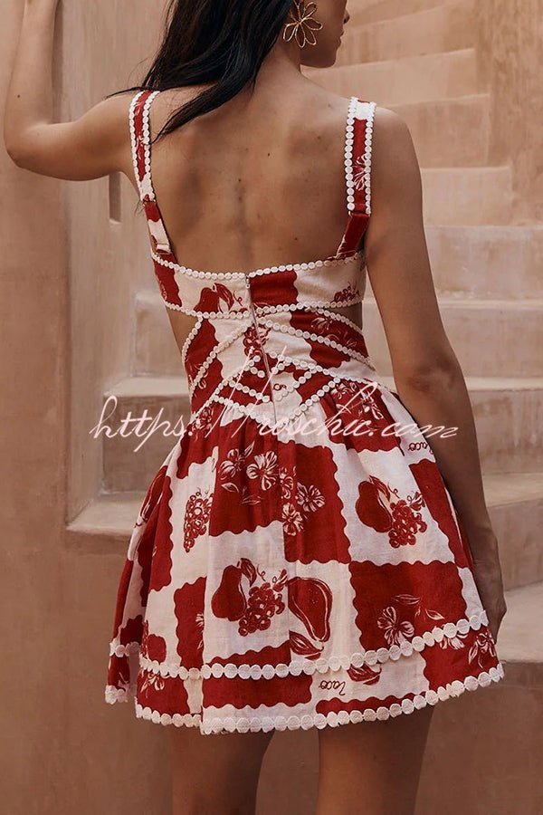Melina Leinen-Minikleid mit einzigartigem Print, Zierborten, Cut-Outs und Taschen - Sopheria