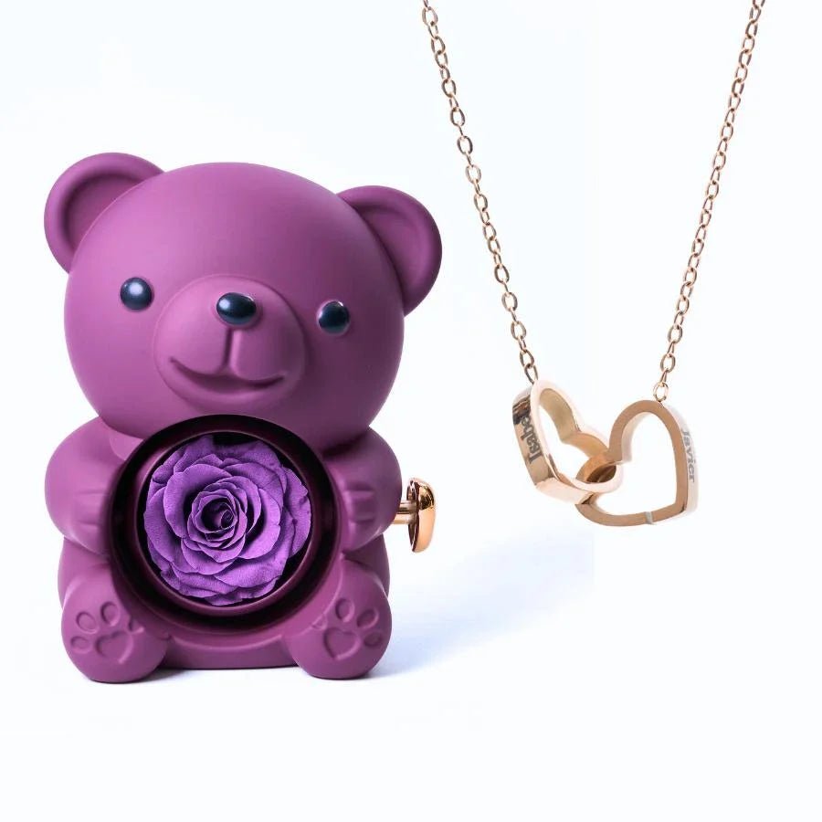 Rosenherz – Teddybär-Geschenkbox mit ewiger Rose & gravierter Halskette - Sopheria