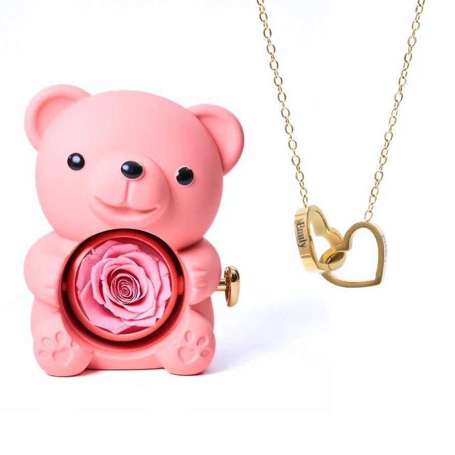 Rosenherz – Teddybär-Geschenkbox mit ewiger Rose & gravierter Halskette - Sopheria