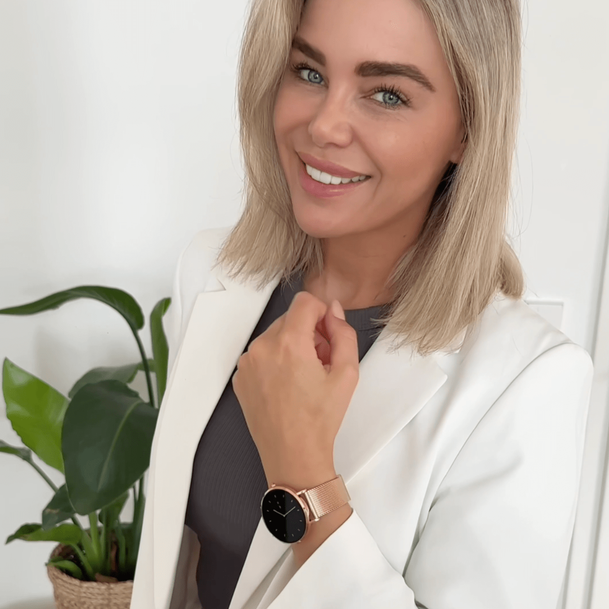 Velmora - Elegante Smartwatch mit Stil & smarten Funktionen - Sopheria
